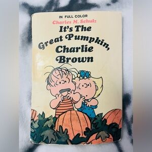 1979 “It's The Great Pumpkin, Charlie Brown," Paperback Book -Charles Schulz.